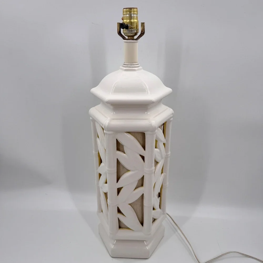 Vintage White Chinoiserie Pagoda Table Lamp Faux Bamboo Hollywood Regency